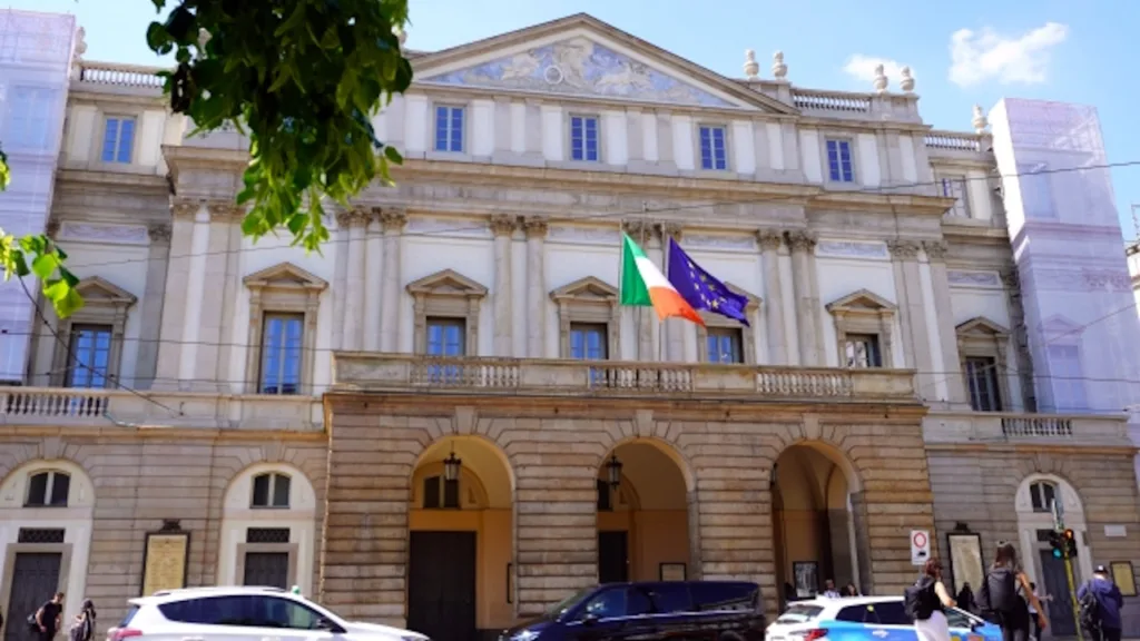 ミラノ・スカラ座の正面