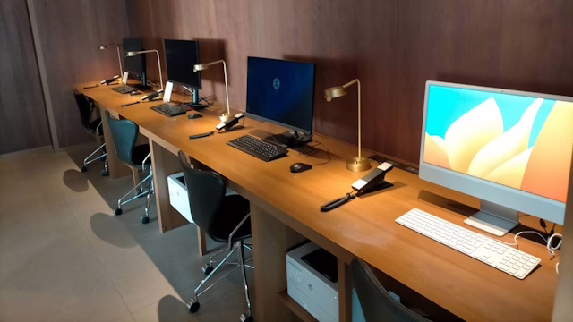 キャセイパシフィック・ラウンジ羽田空港のPCコーナー