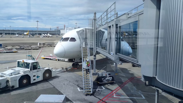 関空に駐機しているB787
