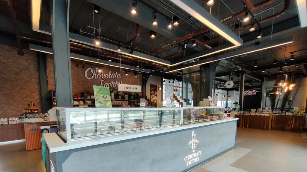チョコレートファクトリー・パタヤ・プラタムナックヒル店のショップ入口からの店内の様子