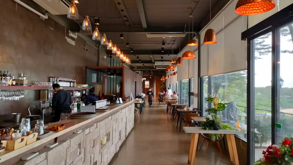 チョコレートファクトリー・パタヤ・プラタムナックヒル店の店内