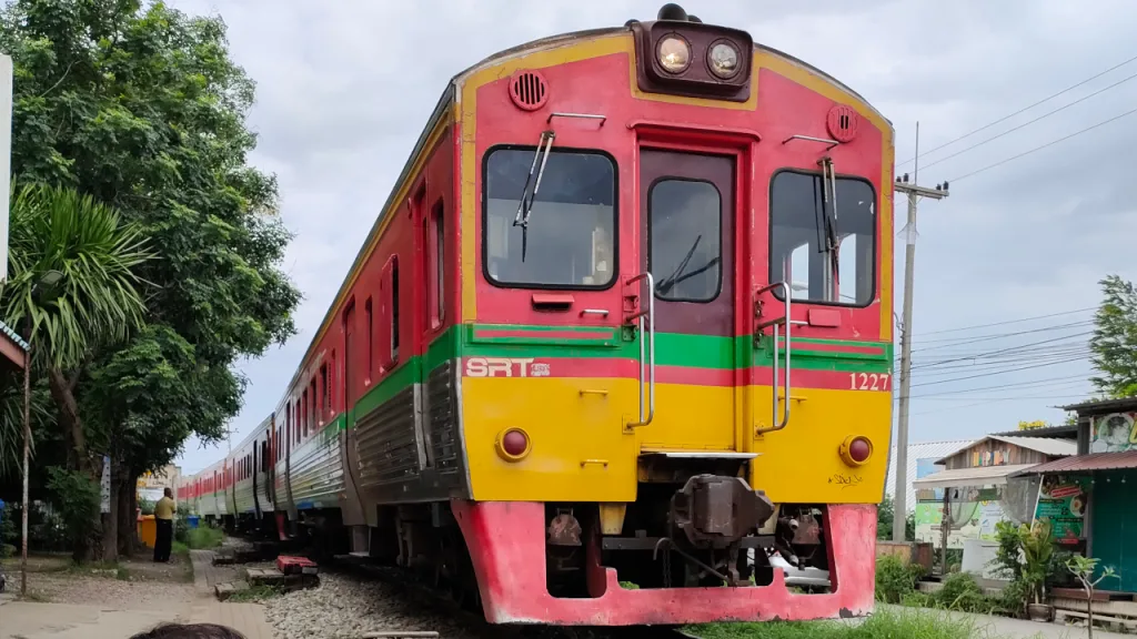 タイ国鉄メークロン線の列車