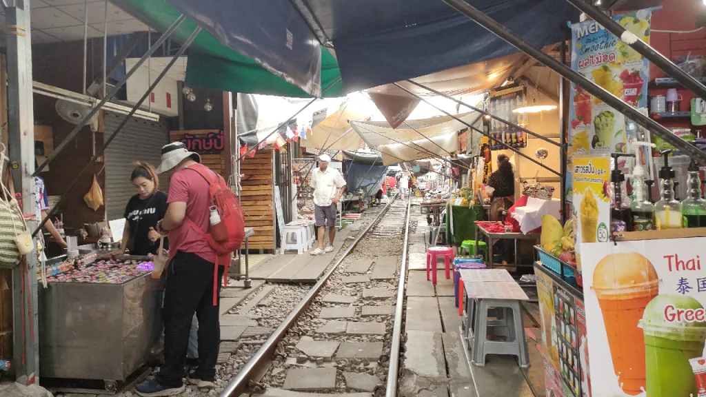 メークロン市場にあるジュース屋さん