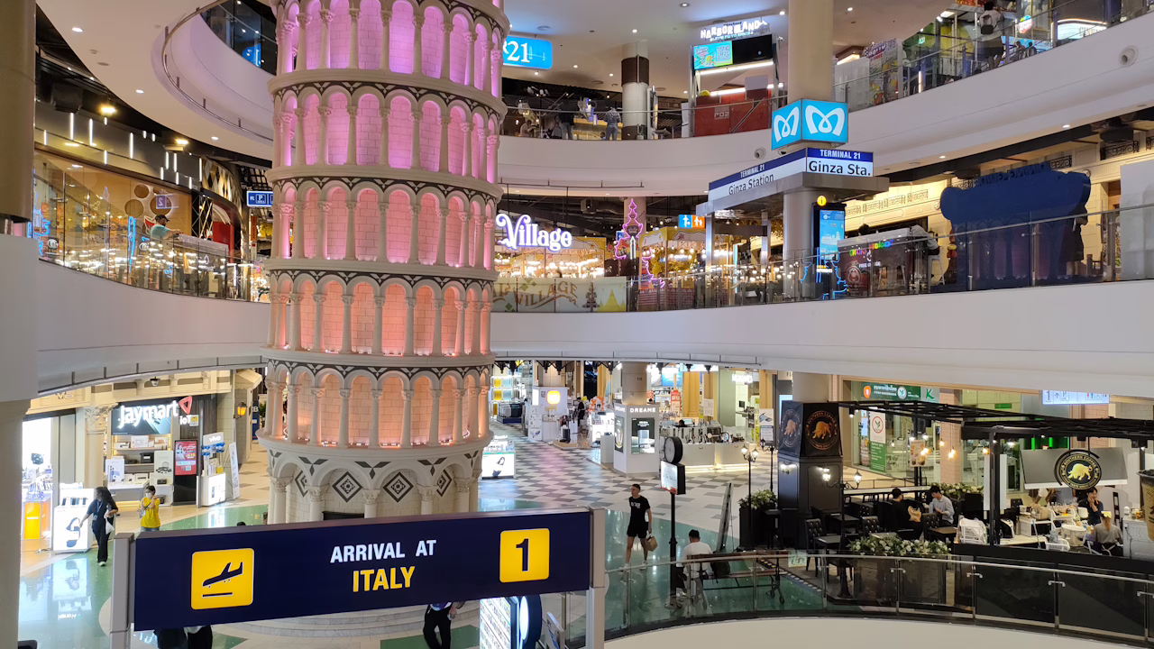 ターミナル21パタヤのイタリア階1F
