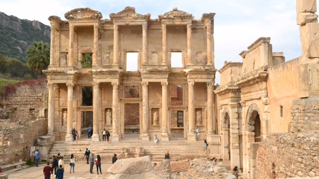 トルコ エフェソス遺跡のケルスス図書館（セルシウス図書館）