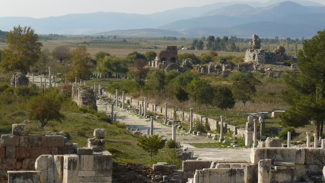 トルコ エフェソス遺跡内の長い通り