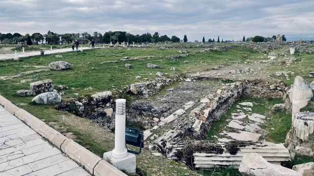 トルコ パムッカレのヒエラポリス遺跡