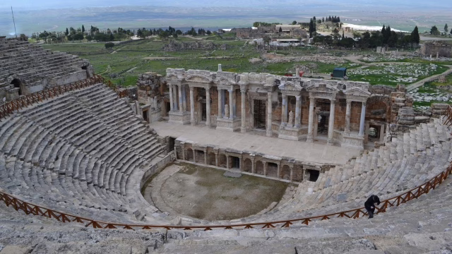 トルコ エフェソス遺跡の大劇場