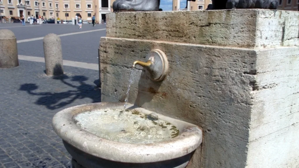 観光地でよく見かける水飲み場